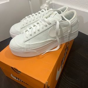 NIKE BLAZER PLATFORM